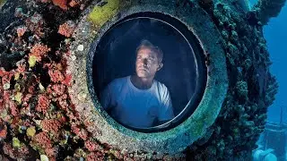 The Extreme Daily Life of Divers Trapped Underwater for Weeks