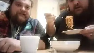 OotsiHarasoo maistaa broidin kanssa Buldakin 2x tulisia nuudeleita 🙂 21.3.25
