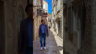 Liveliness of the Old Town during the tourist season (May)
