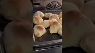 Mini Panini aus Pizzateig: So einfach und doch so lecker!