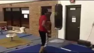 ميشو الشرير  يلعب في السبور هههههههه FUNNY
