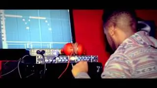QuavvoSinatra Making A Beat