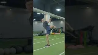 莱美中国BODYCOMBAT培训师Seven迎战徐梦桃三十二路弹腿挑战！打工人，弹起来！