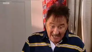 ChuckleVision: Series 21 Episode 6 - See How They Run