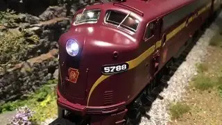 Lionel Legacy Pennsylvania E8 A-A set & 18