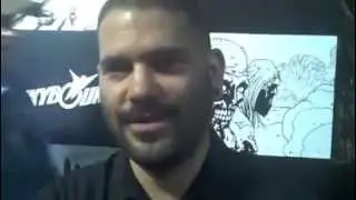 Guillermo Diaz vs. The Walking Dead at Comic Con (HotterInHollywood.com)
