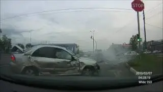 АВТОБУС СНЕС КУЧУ МАШИН