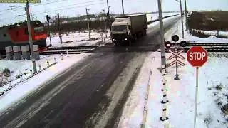Столкновение поезда с грузовиком в СКО \ Truck collided with a freight and passenger trains.