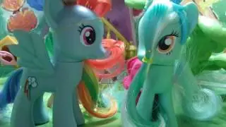 MLP. МАЛЕНЬКИЕ ПОНИ ОТКРЫВАЮТ ПОДАРОК. ПОХОД В МУЗЕЙ