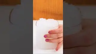 Ледяное десерт с клубничным вареньем