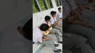 siswa SMA N 1 Pangkatan jadi musisi di jam istirahat