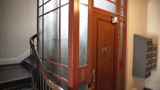 1935 Hans Nielsen traction elevator (mod by OTIS) @ Banegårdspladsen 16, Aarhus, Denmark