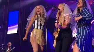 Sugarland, Lindsay & Frankie - Let’s Go Crazy (Prince cover) - Green Bay