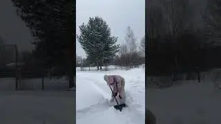 А снег идет.. снег идет 😰