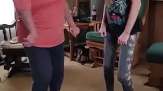 прикол.танцуют все))))