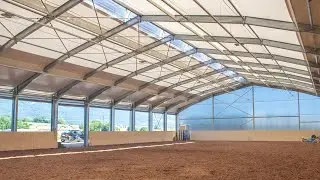 Reithallen und Roundpen-Überdachungen