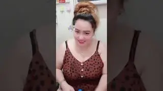 Tante gemoy minum sampe tumpah-tumpah 😱