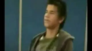 Taylor Lautner is Priceless ;]