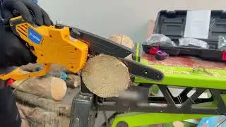 How to cut wood with a chainsaw? #amazon #chainsaw #cutting jobs