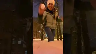 Снежок прилетел 