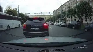 Чуть не влетел. АБС в деле. 18+(мат)
