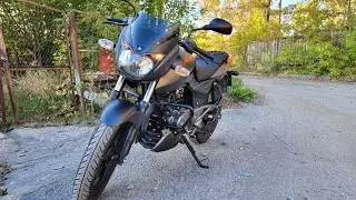Купил свой первый мотоцикл. Bajaj PULSAR 180. Внешний вид.