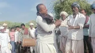 માતાજી ની રમેલમા ભુવાઓ સાંકળ મારે છે.