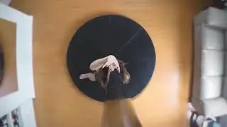 Novinha Gostosa Rebolando no Pole Dance!