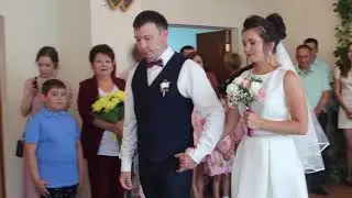 Димооон! BASS BOOOST! (нет)