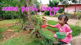 wow‼️salma petik bunga depan rumah asik banget