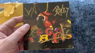 Papa Roach Ego Trip (Signed) CD Unboxing