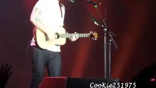 Ed Sheeran - Feeling Good & I See Fire - Live in Malaysia