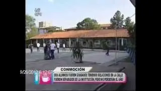 DOS ESTUDIANTES FUERON GRABADOS TENIENDO RELACIONES EN LA CALLE @ELMANANEROPY
