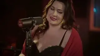 Roberta Tondelli - Pianoforte e Voce - Live Version