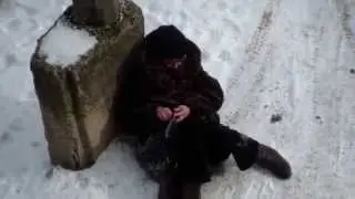 пьяная женщина в провинции
