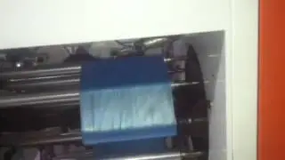 Машина для мусорного пакета с завязкой