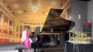 数蛤蟆 performed by Oliver