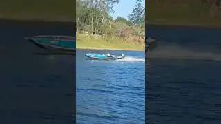 Arrancada do Mercury 50hp 2 tempos