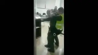 Policía que hace  ._.XD