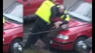 Parasolką w policjanta