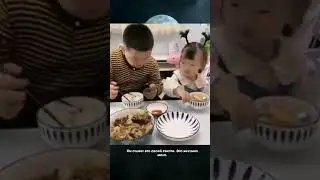 Мальчик удивил свою сестру...