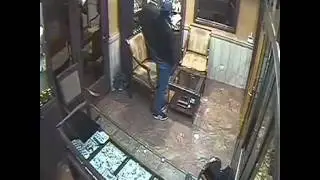 Fight between a jeweller and a thief