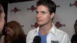 Robbie Amell Interview: Savvy & Mandy 