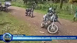 Forte chuva deixa moradores ilhados no distrito do Brejo Grande em Santana do Cariri