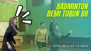 BERHASIL SMASH LAWAN PADAHAL BARU PEGANG RAKET LAGI😂