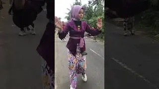 Kebaya ungu hadir karnaval dawuhan 2024 