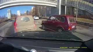 Шипы на сухом асфальте.