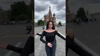 Девушки станцевали лезгинку на Красной Площади
