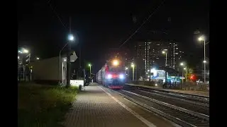 Электровоз ЭП20-079 с пассажирским поездом