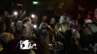 Larkin Poe Amsterdam (with singalong crowd) Come on in my kitchen